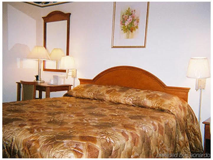 Red Carpet Inn Brooklyn New York Room photo